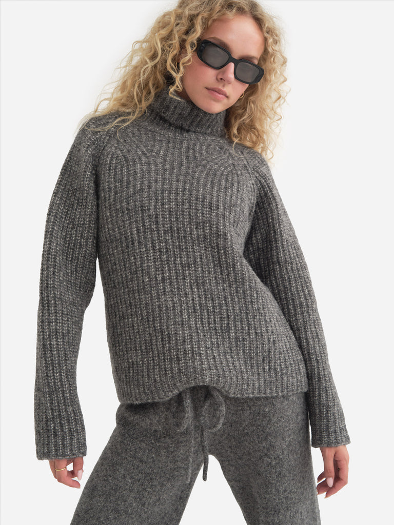 Alpaca Turtleneck Sweater – MATE the Label