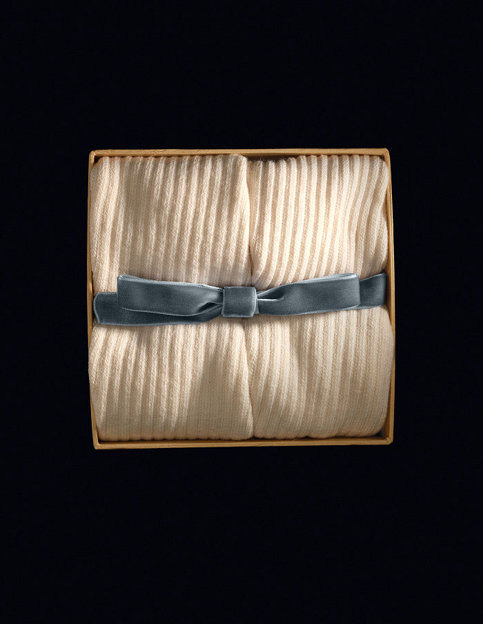 Cream ribbed knits in a gift box tied with a blue velvet ribbon – MATE the Label holiday