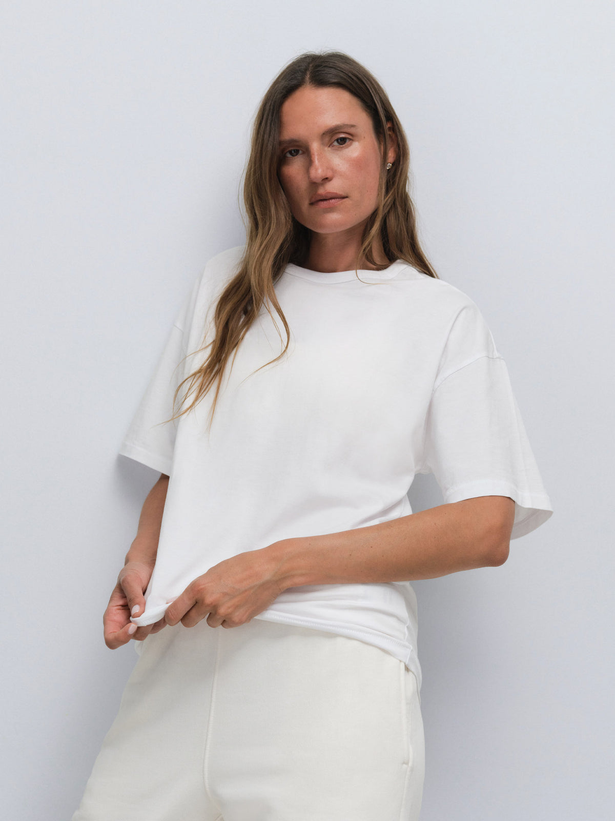 Organic Pima Oversized Tee Organic Fleece Relaxed Pocket Sweatpant in True White / Bone — product photo